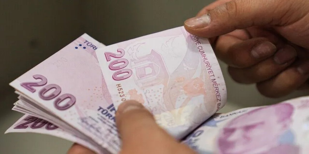Yaşlı ve engelli aylıkları hesaplara yatırılmaya başlandı
