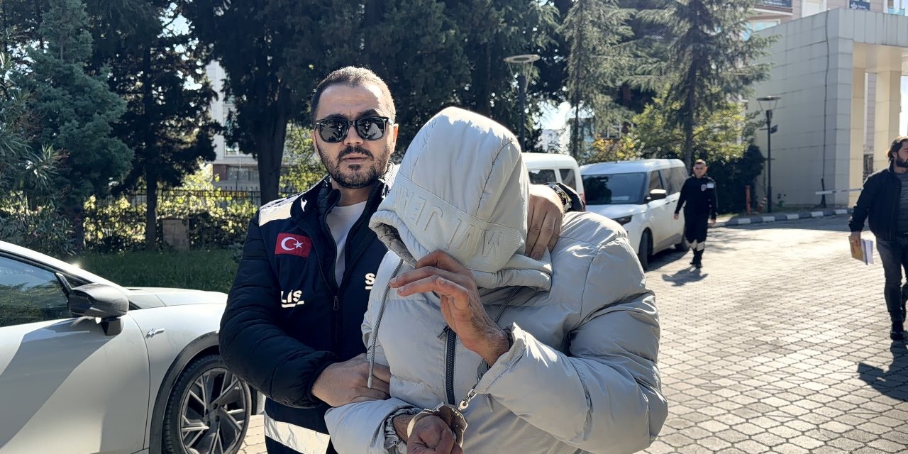 Eşini kıskançlık nedeniyle bacak ve sırtından bıçakla yaraladı