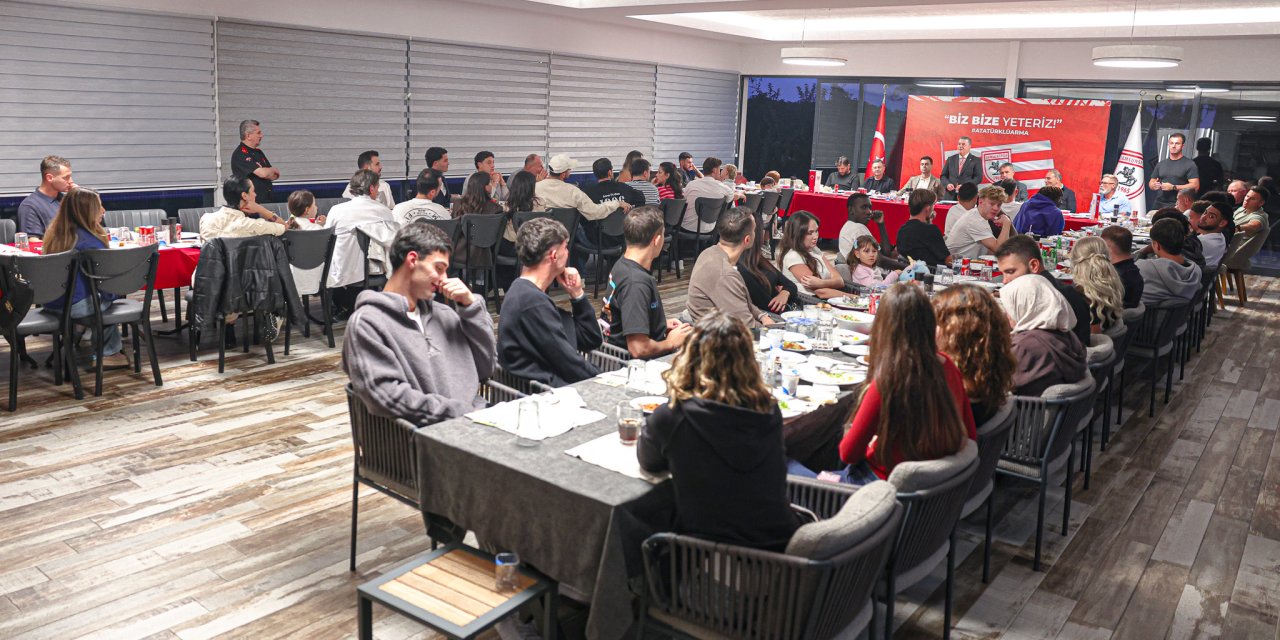 Trabzonspor maçı öncesi aile yemeği