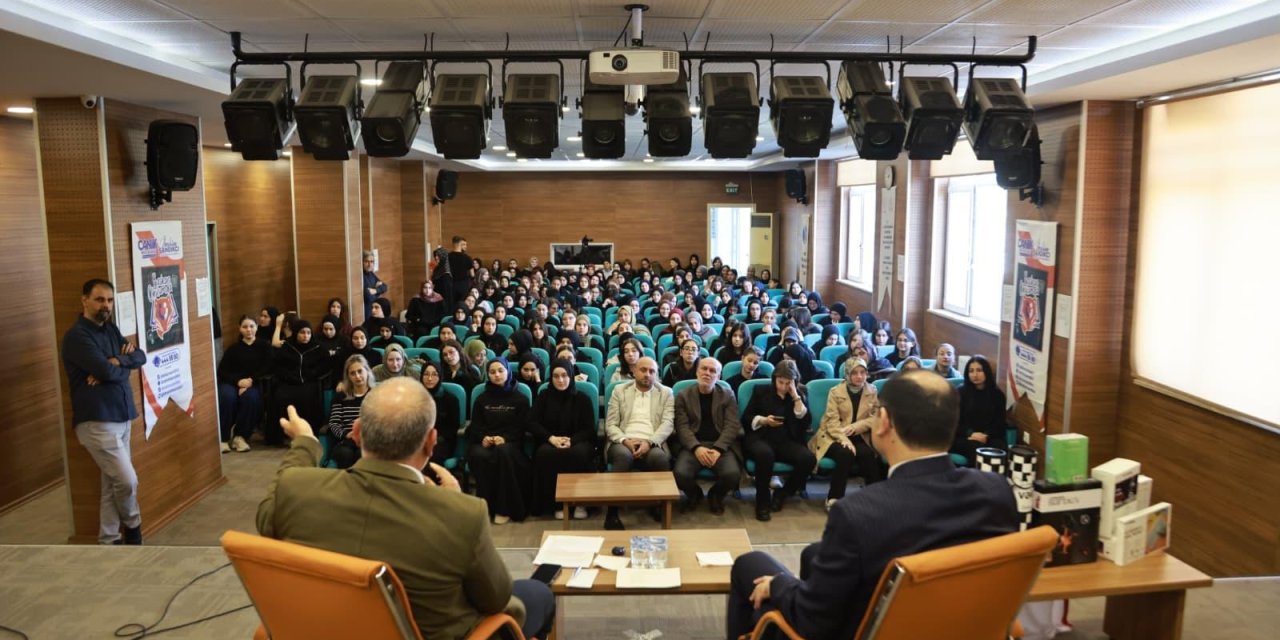 Başkan Sandıkçı öğrencilerle bir araya geldi