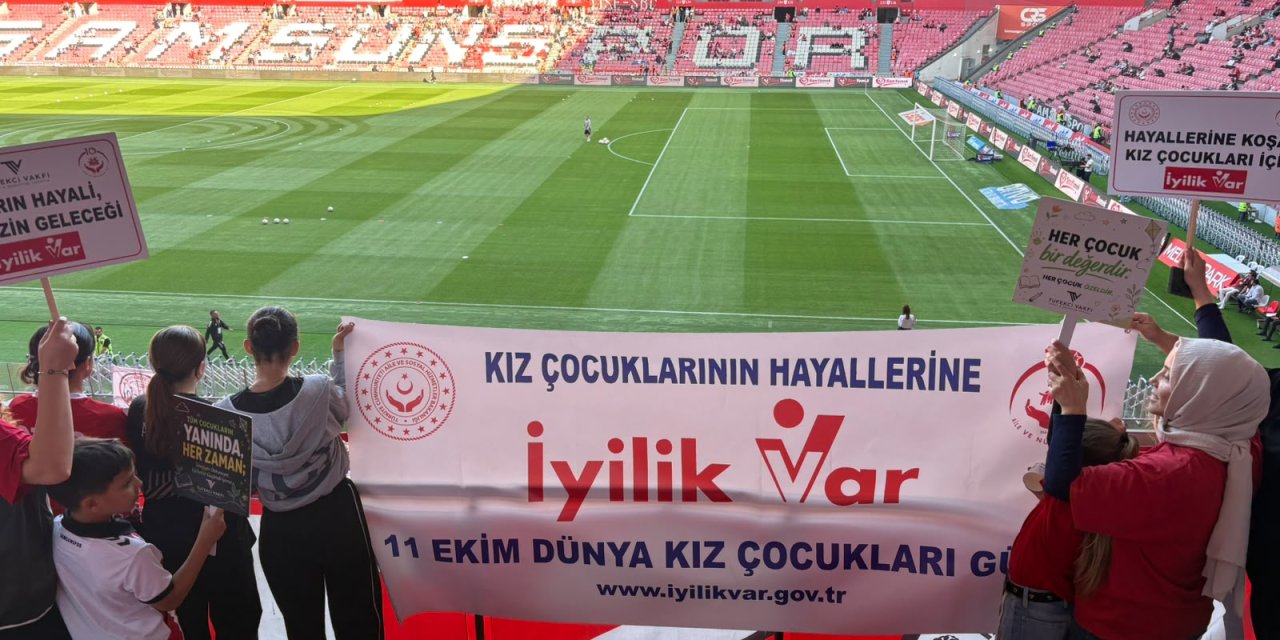 İyilik Var platformuyla maç heyecanı yaşadılar