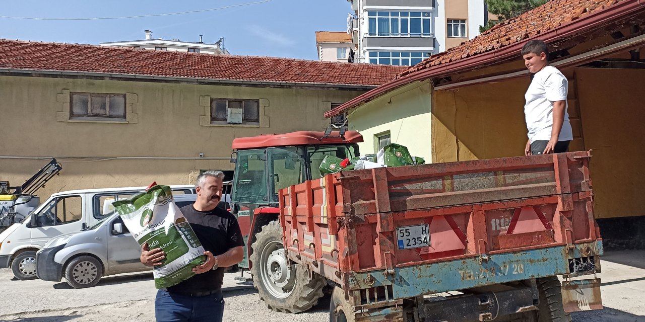 Selden etkilenen üreticilere buğday ve gübre desteği