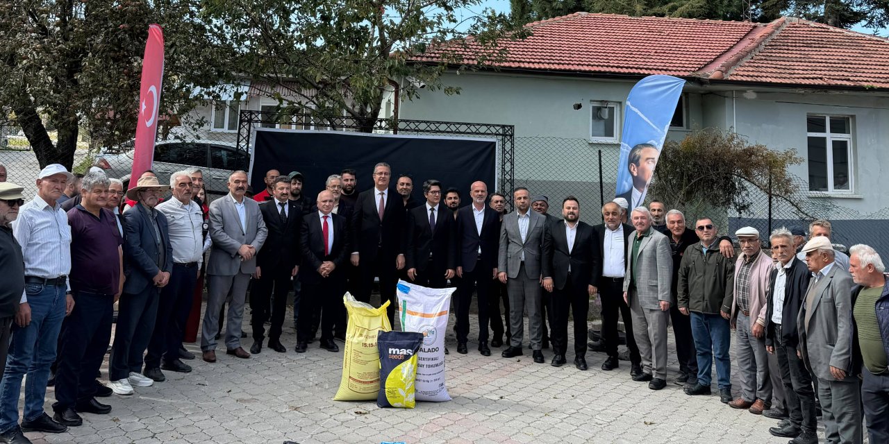 Ladik'te üreticilere tohum ve gübre desteği