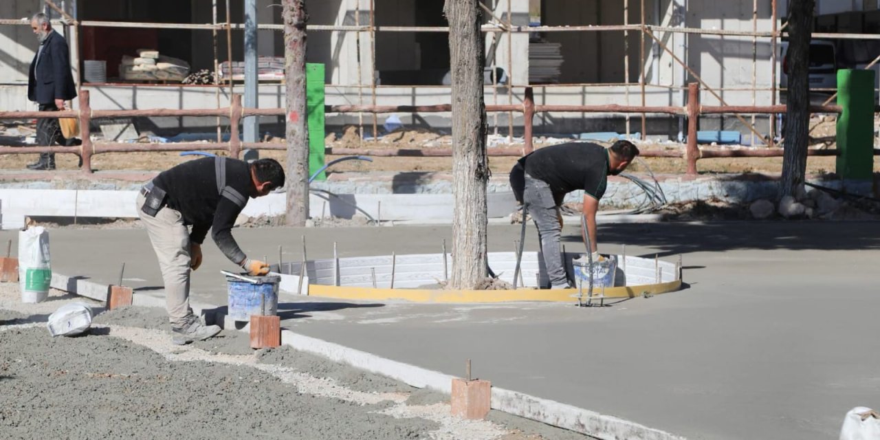 Park ve çevre düzenleme çalışmaları sürüyor
