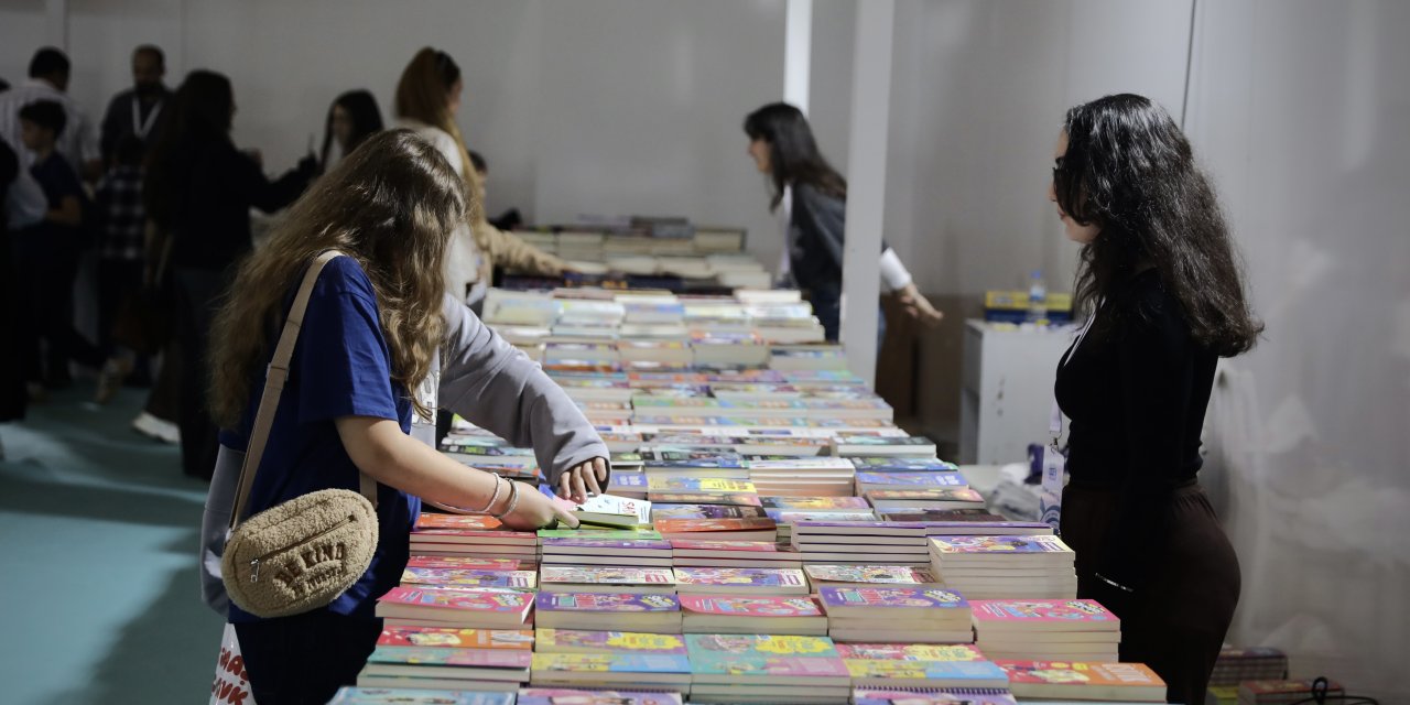 Samsun Kitap Fuarı ziyaretçilere kapılarını açtı