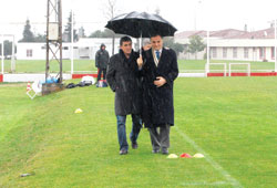 Gençlere yakın takip