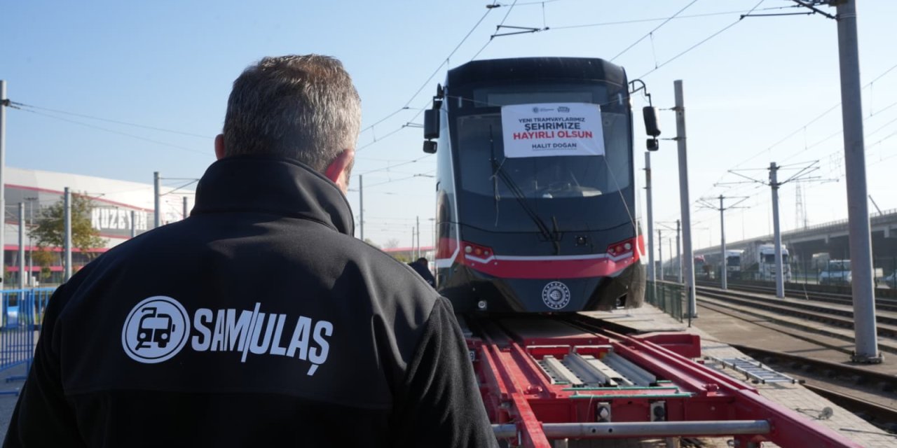 12 yeni tramvaydan dördüncüsü de Samsun’a ulaştı