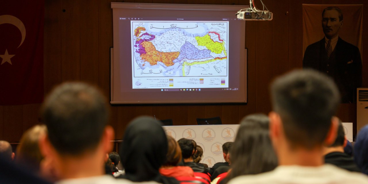 Tarihsel Süreçte Cumhuriyet ve Kazanımları konferansı düzenlendi