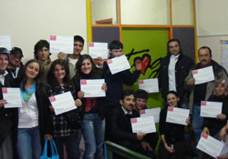 Bilen bilmeyene bilgisayar öğretiyor