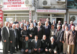 Adaylar muhtarlarla bir araya geldi