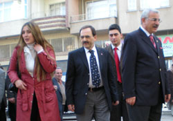Yeni; Alaçam ortada sırıtıyor
