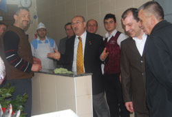 Batur, esnaf ziyaretlerine devam etti