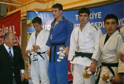 Çakır üçüncü oldu