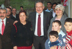 Koç; Siyasetin ayarı ile oynanıyor