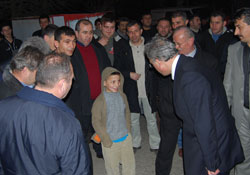 Özyer; "O önce kendini kurtarsın"