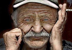 Yaşlılık, geçmişle bir köprüdür