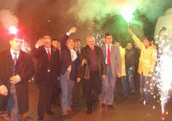 Yenilen pehlivan güreşe doymuyor