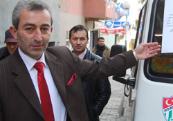 Göreve gelmeden sözünü tuttu