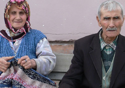 Ailenin yükü onun omuzlarında