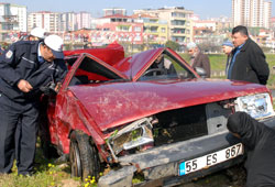 Irmağa uçan otomobilin şoförü yok
