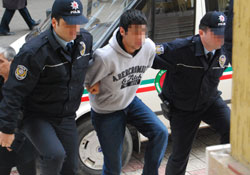 Yengesini tehdit etti