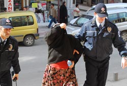 Kümesten tavuk çaldı