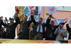 Hizmet Ak Partiyle gelecek