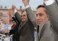 Çirkin siyaset yapıyorlar