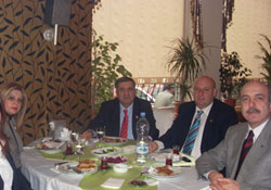 Batur'dan partililere teşekkür kahvaltısı