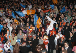 'Siz Tehdit etmeyi bilirsiniz'