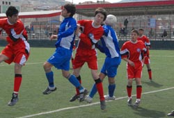 Köprü'den ırmak geçti