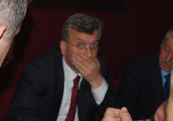 Seçim heyecanı yüzüne yansıdı