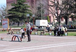 Mart güneşi sevindirdi