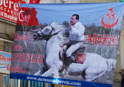 Yazıcıoğlu fotoğrafı astılar