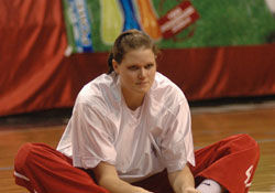 Alkışlar alison  Bales'e