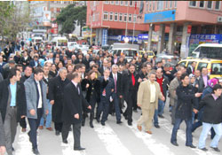 Demirtaş mazbatasını aldı
