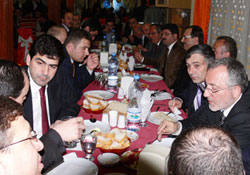 AK Parti zaferini kutladı