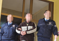 Yeğenini hamile bıraktı