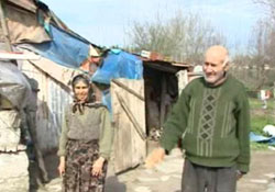 Orda bir ev var uzakta