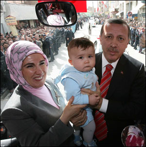 Başbakandan kadınlara 3 çocuk mesajı