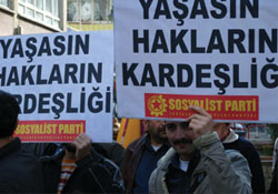 Sosyalistler Kıbrısa uzandı