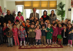 Burma, miniklere kucak açtı