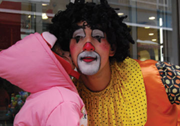 Çarşı Mağazasında 23 Nisan Kutlaması