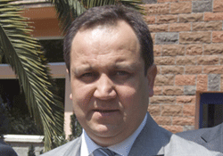 Havaalanı şart