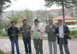 Uyaroğlu, mezarı başında anıldı