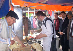 Öğrenciler yararına kermes