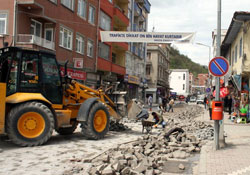 Hizmetlere kaldığı yerden devam