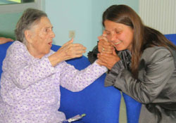 Demirtaş, huzurevini ziyaret etti