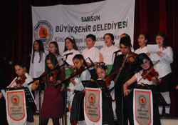 Mini konser büyüledi