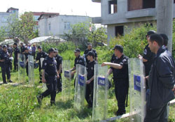 Baz istasyonuna büyük tepki